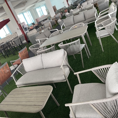 Mobili da giardino per esterni Divano in rattan in alluminio con tavolo da caffè di lusso