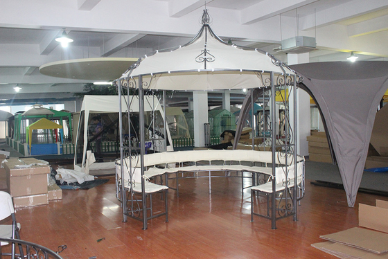 Cornice in acciaio 3*2.9M Modello a cielo aperto Spire Gazebo per giardino ad alta energia Personalizzabile