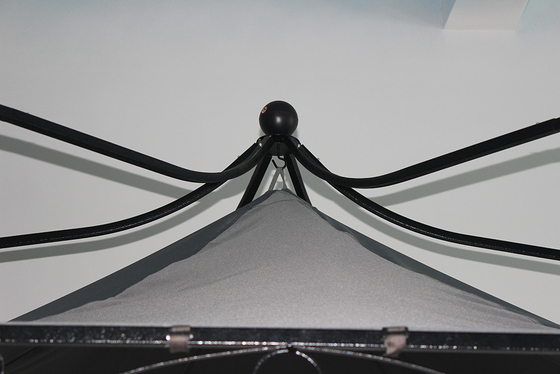 Tenda Pop Up Gazebo all'aperto 1.6*1.6*2.8M con design pieghevole e copertura rivestita in PVC