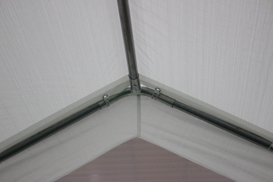 Conveniente tenda a baldacchino del garage per il deposito nel cortile e per i raduni sociali