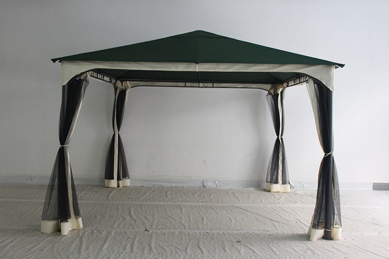 Attività casual e all'aperto Cornice in ferro Gazebo esterno con materiale poliestere