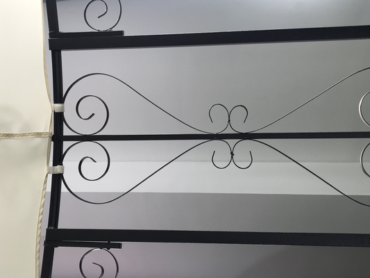 Materiale di tessuto in poliestere 3*2.9M Modello a cielo aperto Spire Gazebo ad alta energia per giardino
