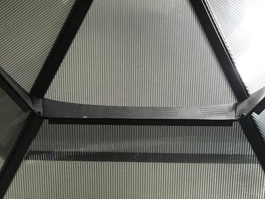 Gazebo a tetto rigido esagonale in alluminio 2x2x2x2.8M per la protezione solare e il relax