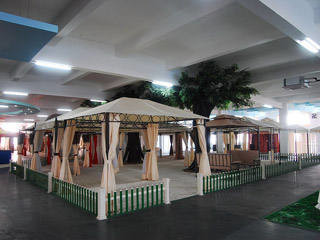 Gazebo PC con struttura di alberato a metà in ferro e a metà in all